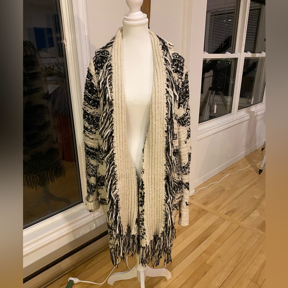 Shaggy long cardigan with fringe